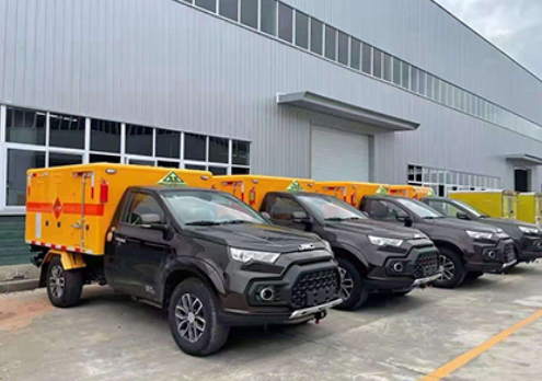 阿荣爆破器材运输车-保障安全与效率的关键